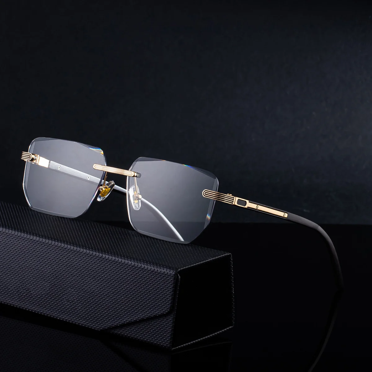 Black PC Unisex Diamond Cut Rimless Sunglasses - Premium Photochromic Vintage Eyewear - View 3