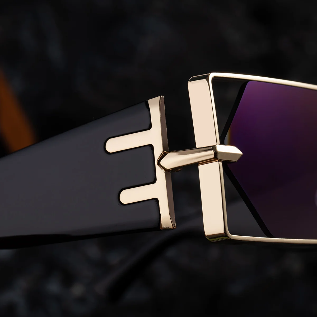 Black metal Men's Fashion Square Hollow Sunglasses - Trendy Metal Frame UV400 Protection - Details 4