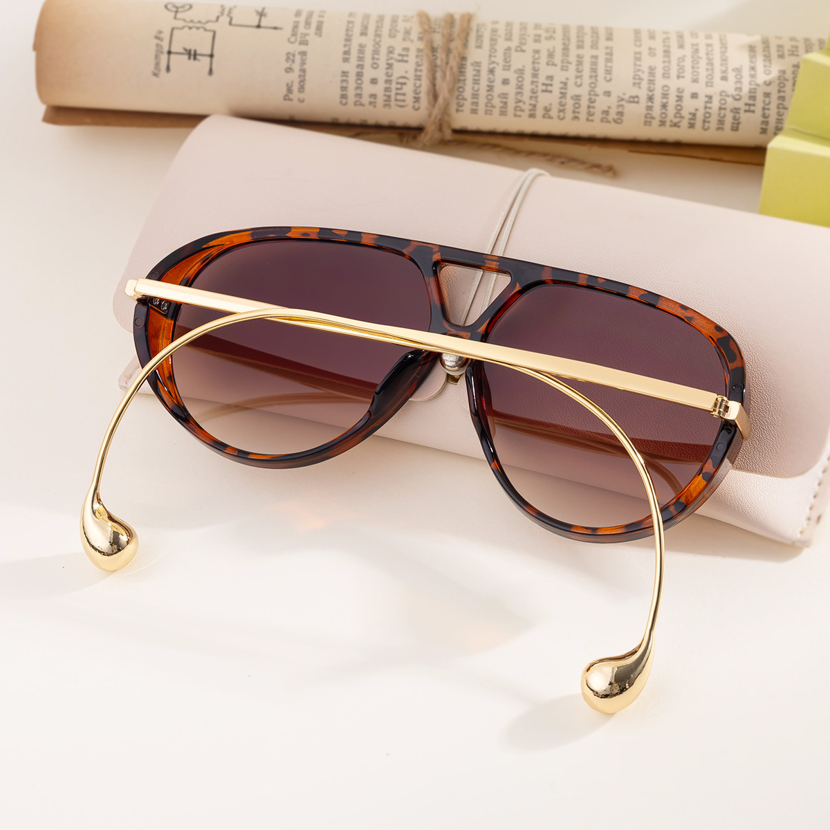 Women's Fashion Double Bridge Aviator Sunglasses - Trendy Pilot Sun Glasses UV400 Details and Specifications