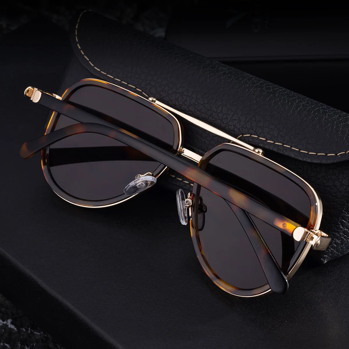 Black PC Unisex Retro Aviator Sunglasses - New Fashion Trendy Pilot Sun Glasses UV400 - Details 5