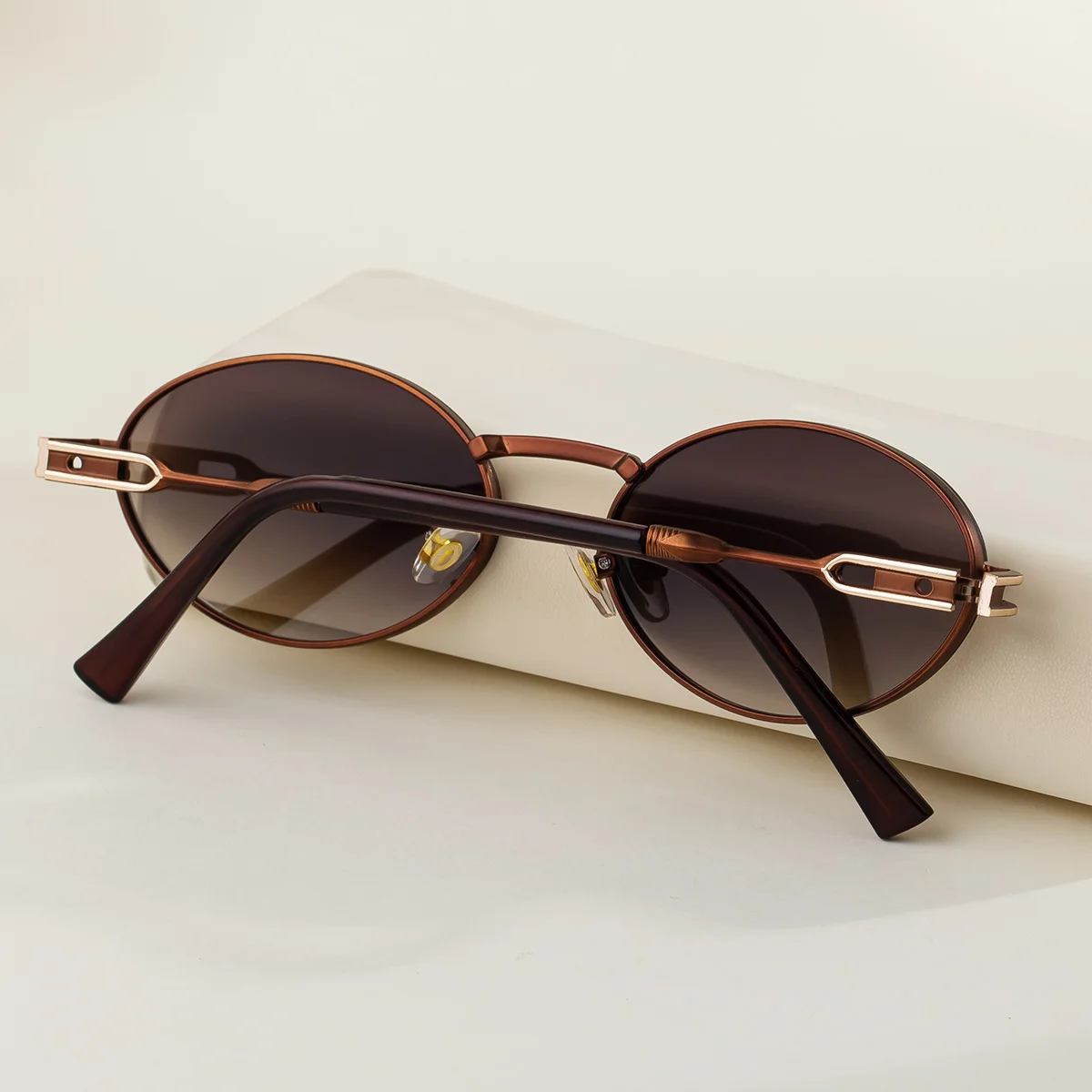 Black metal Women's Fashion Oval Sunglasses - Trendy Personalized Outdoor UV400 Eyewear - Details 4