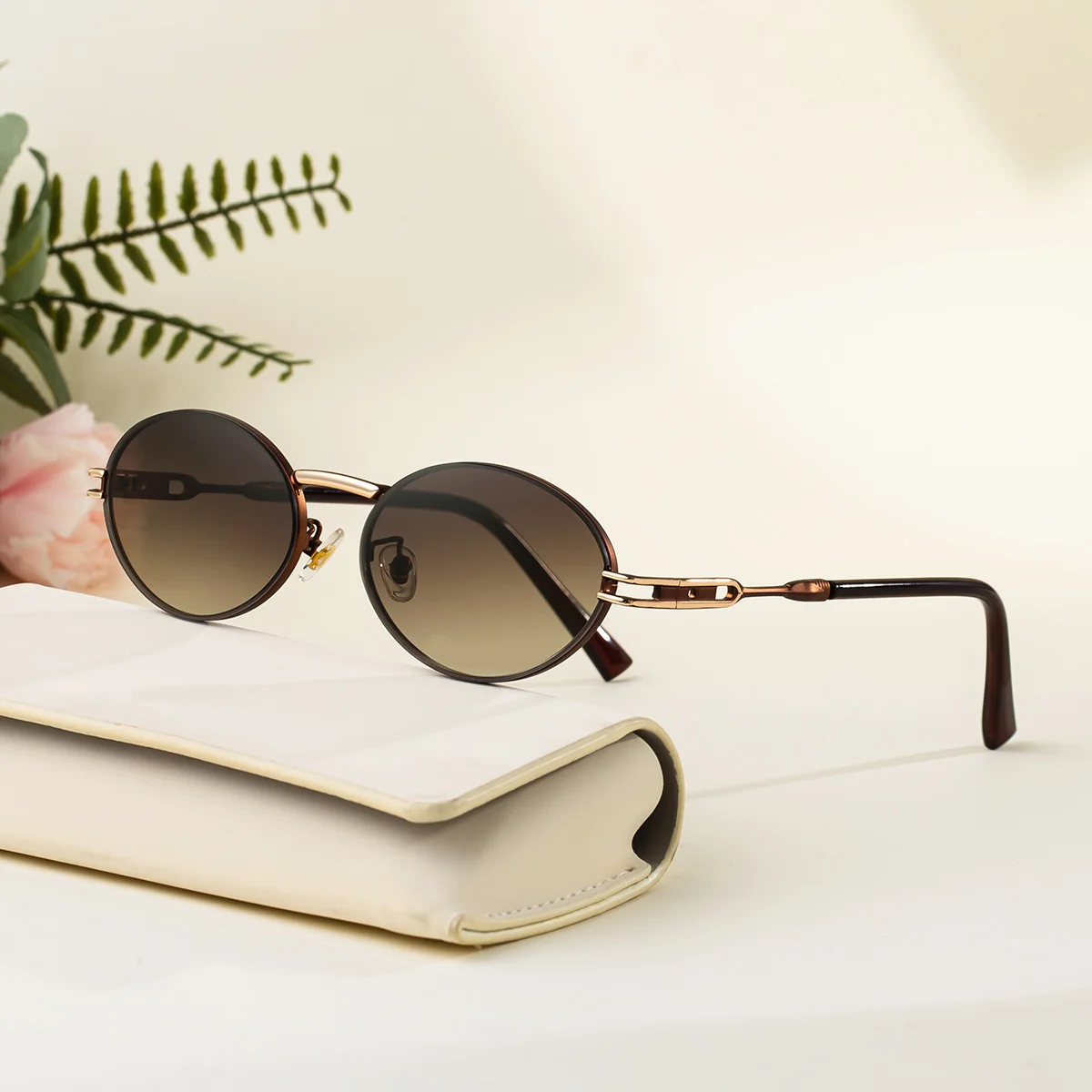 Black metal Women's Fashion Oval Sunglasses - Trendy Personalized Outdoor UV400 Eyewear - View 3