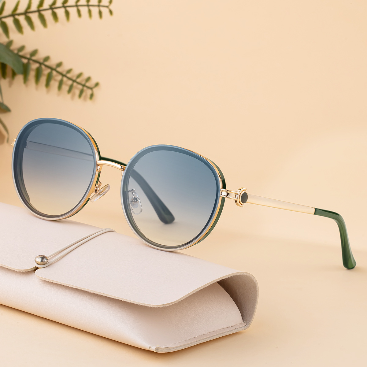 Women's Fashion Round Sunglasses - Punk Style Outdoor Premium Sun Glasses Custom Eyewear