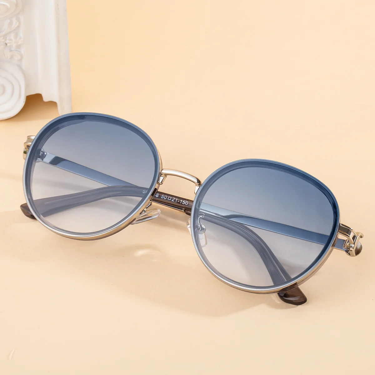 Black metal Women's Fashion Round Sunglasses - Punk Style Outdoor Premium Sun Glasses - View 4