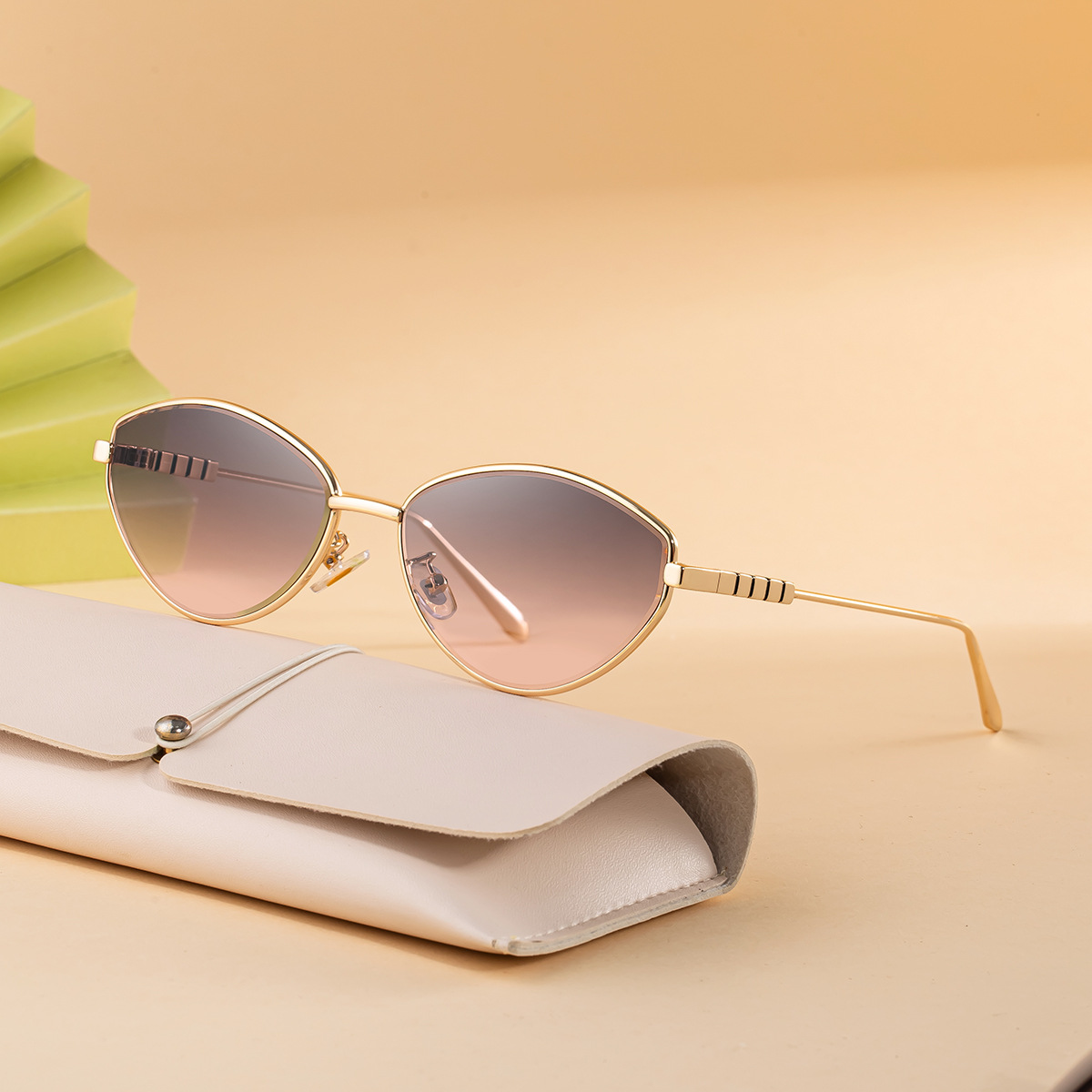 Women's Fashion Cat Eye Sunglasses - Trendy Street Style UV400 Outdoor Shades Custom Eyewear