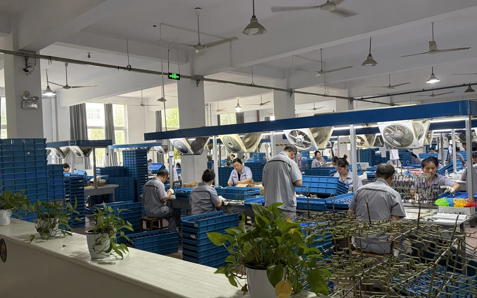 7,200m² Eyewear Assembly Floor Panorama